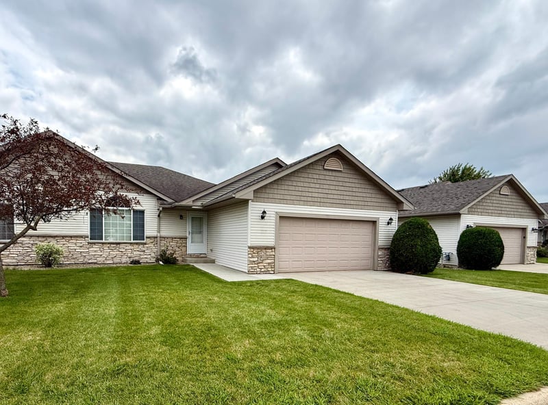 4528 Prairie View Pl NW, Rochester, MN 55901