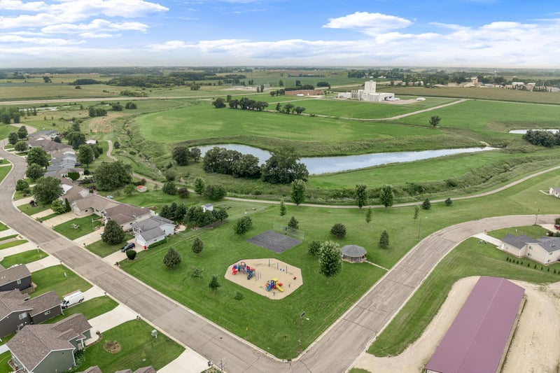 703 25th Ave NW, Austin, MN 55912