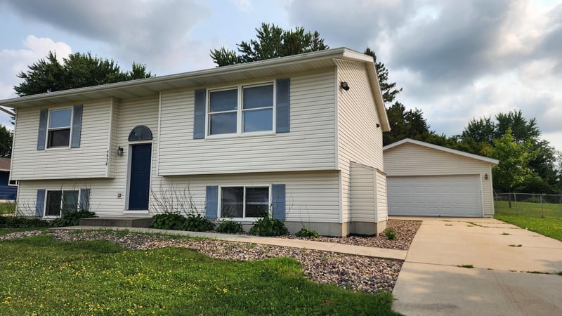 4838 Salley Ln NW, Rochester, MN 55901