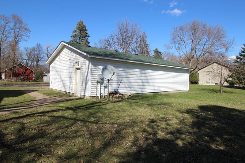 220 S Eliot Ave, Rush City, MN 55069