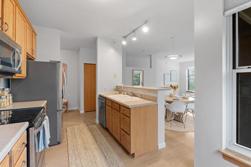 580 N 2nd St #406, Minneapolis, MN 55401