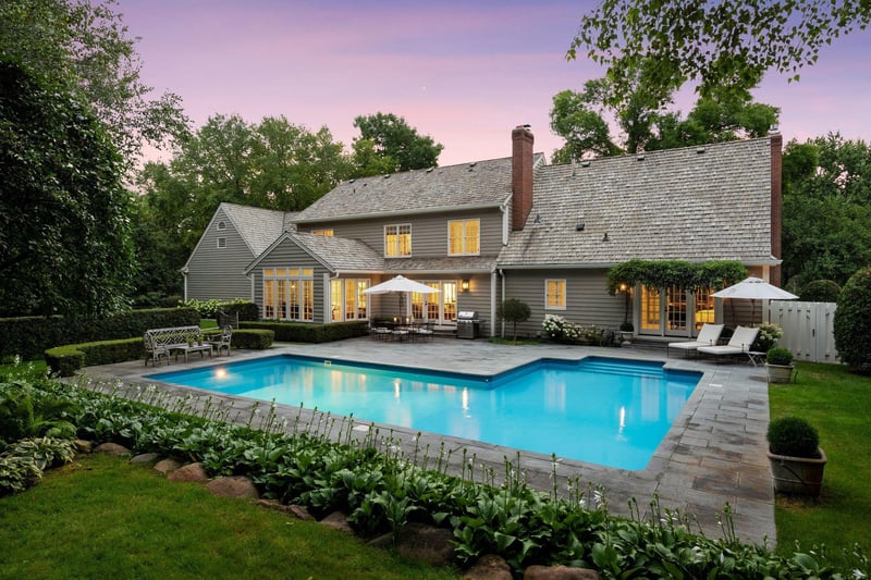 235 Hollander Rd, Wayzata, MN 55391