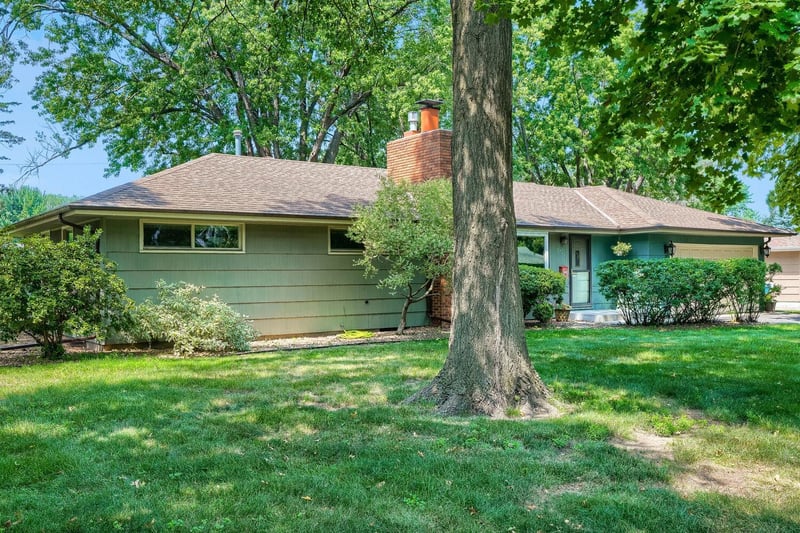 9242 15th Ave S, Bloomington, MN 55425