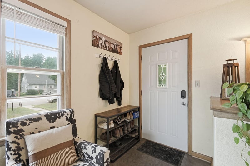 22 Elm Ave S, Maple Lake, MN 55358