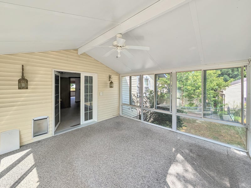 911 Grant St, Spooner, WI 54801