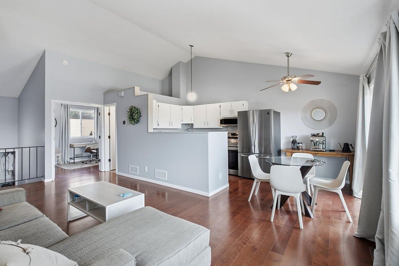 2313 Territorial Rd, Saint Paul, MN 55114