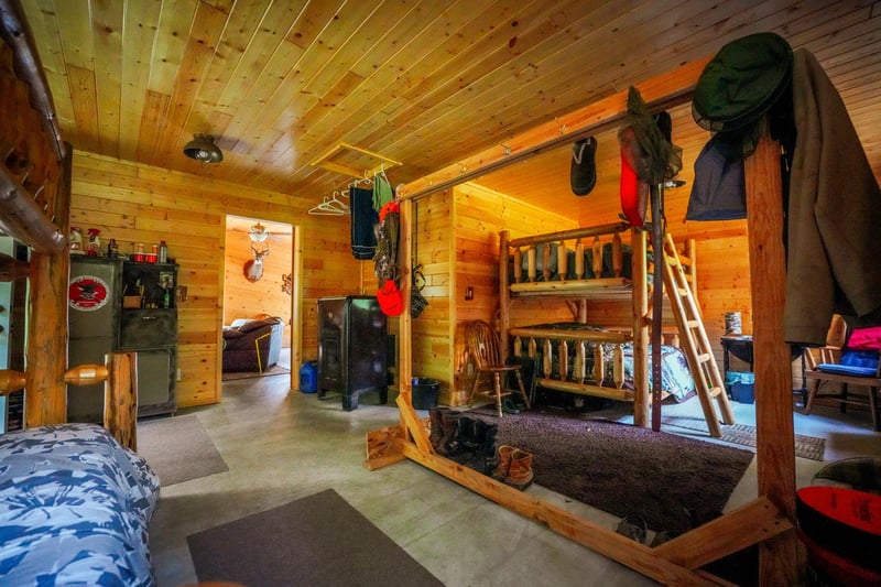 6991 Crane Lake Rd, Crane Lake, MN 55725