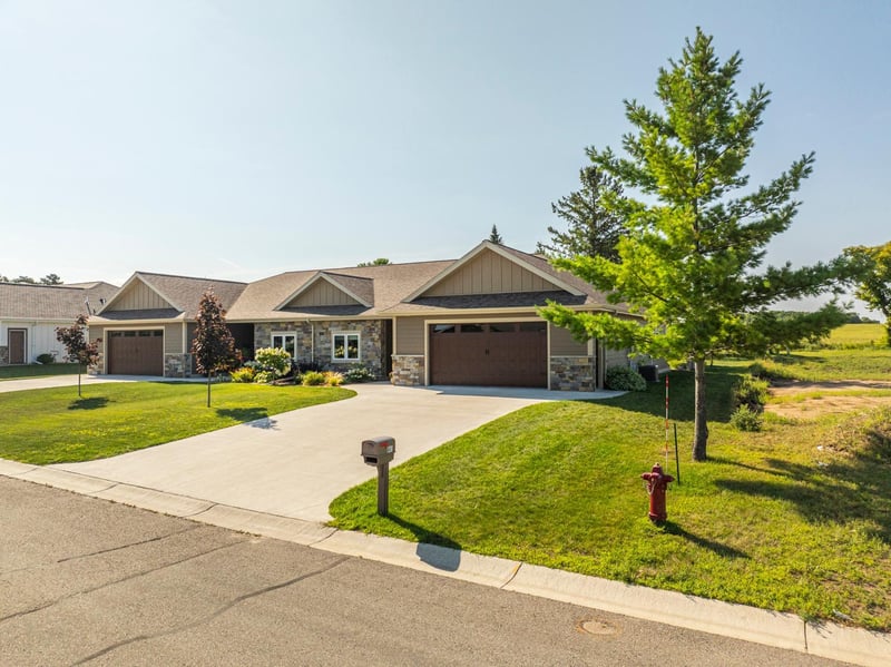841 Lake Forest Cir, Detroit Lakes, MN 56501
