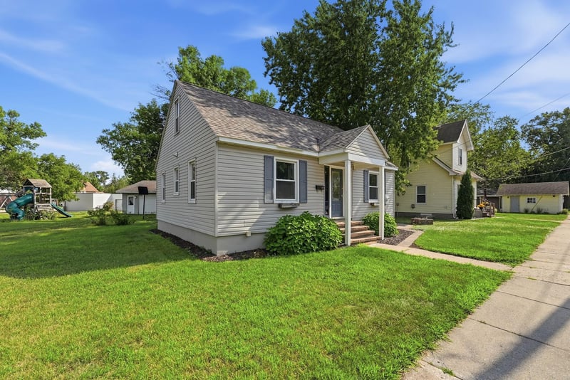 217 River St, Paynesville, MN 56362