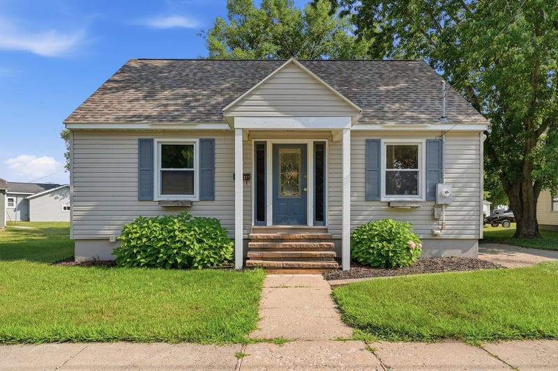 217 River St, Paynesville, MN 56362