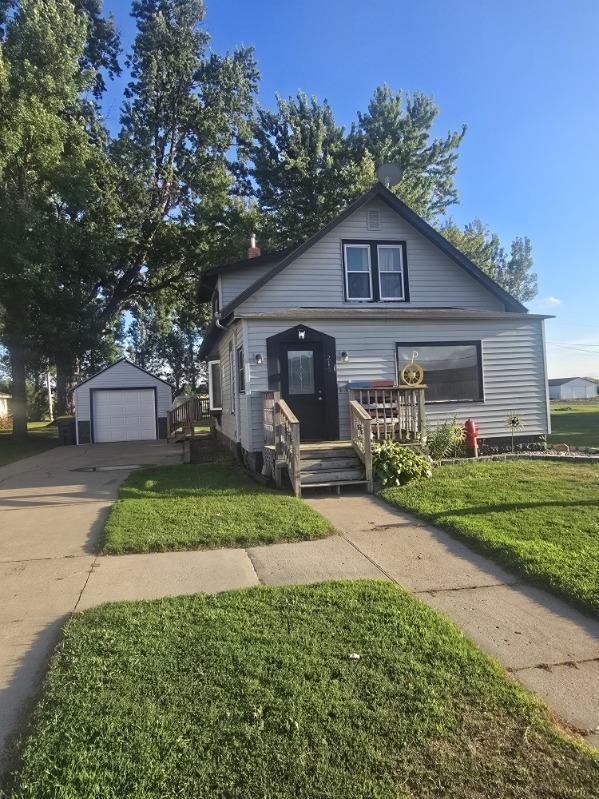 213 3rd St W, Jasper, MN 56144