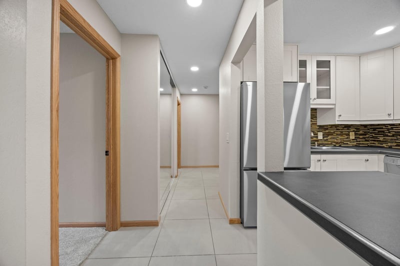 3420 Golfview Dr #123, Eagan, MN 55123