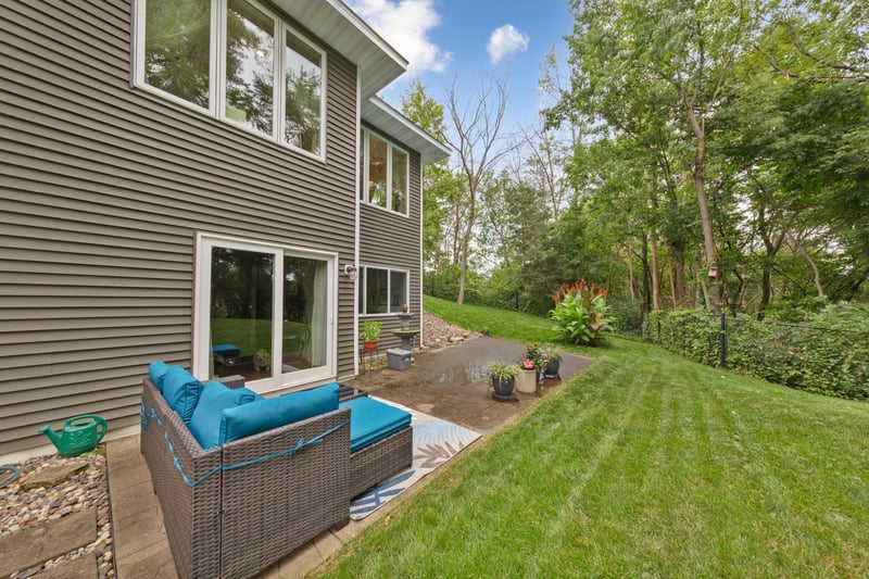 8492 210th St E, Prior Lake, MN 55372