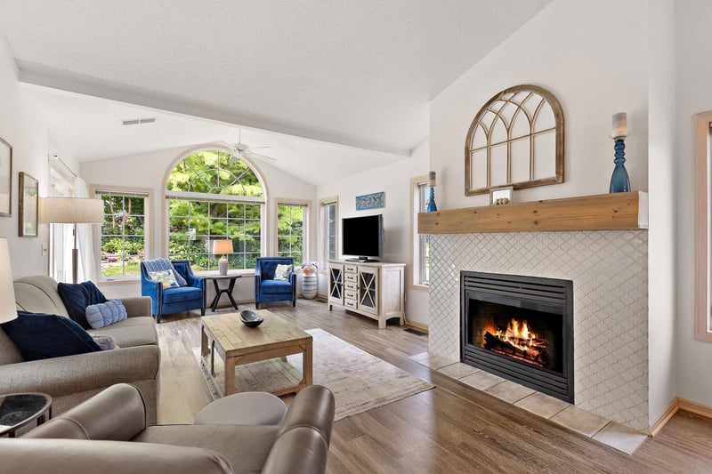 662 Regent Ln, Waconia, MN 55387