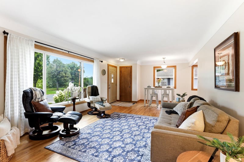 8502 Upper 206th St W, Lakeville, MN 55044
