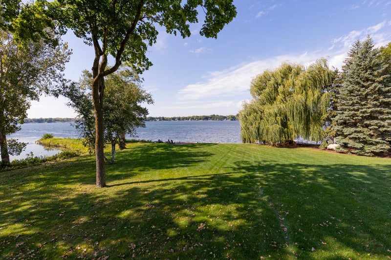 1535 Bohns Point Rd, Orono, MN 55391