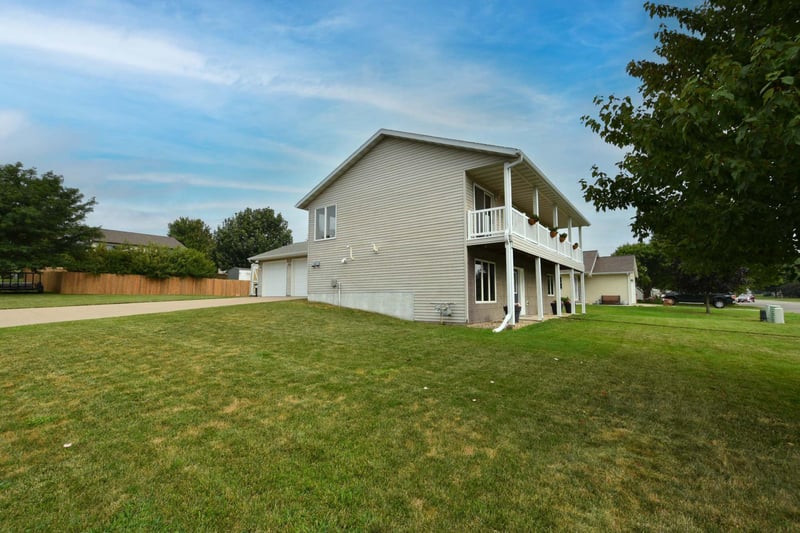 101 6th Ave NE, Elgin, MN 55932