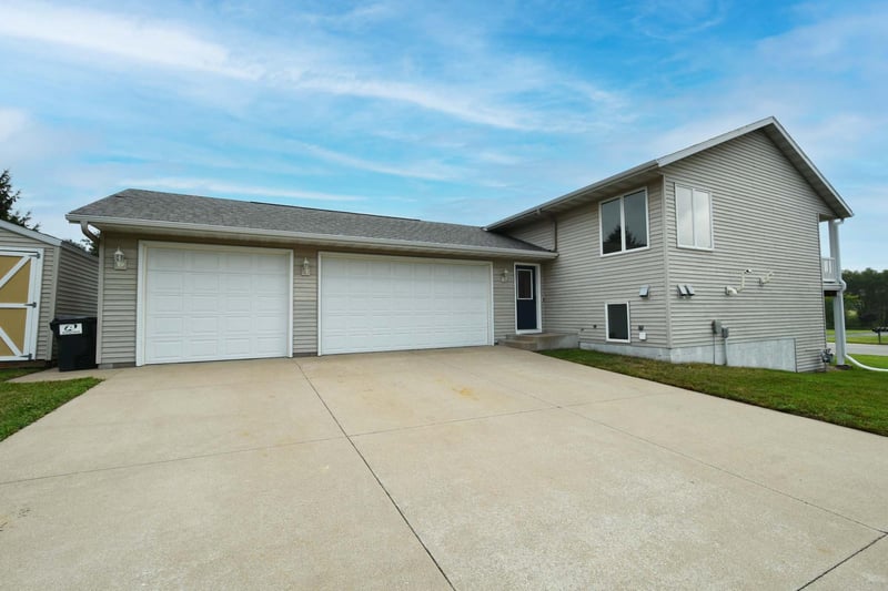 101 6th Ave NE, Elgin, MN 55932