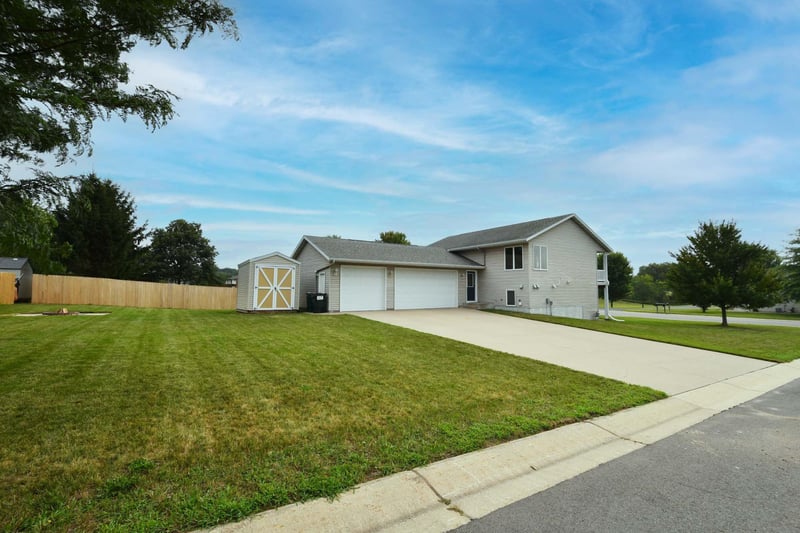 101 6th Ave NE, Elgin, MN 55932