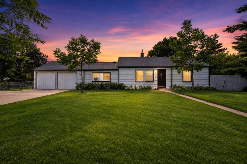 9916 2nd Ave S, Bloomington, MN 55420
