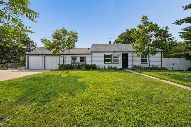 9916 2nd Ave S, Bloomington, MN 55420