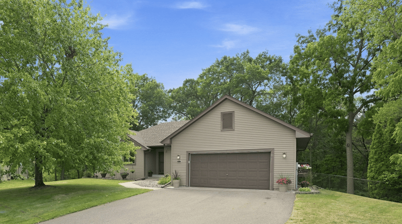 6973 4th Street Cir N, Oakdale, MN 55128