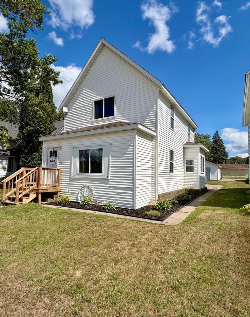 508 4th St NE, Little Falls, MN 56345
