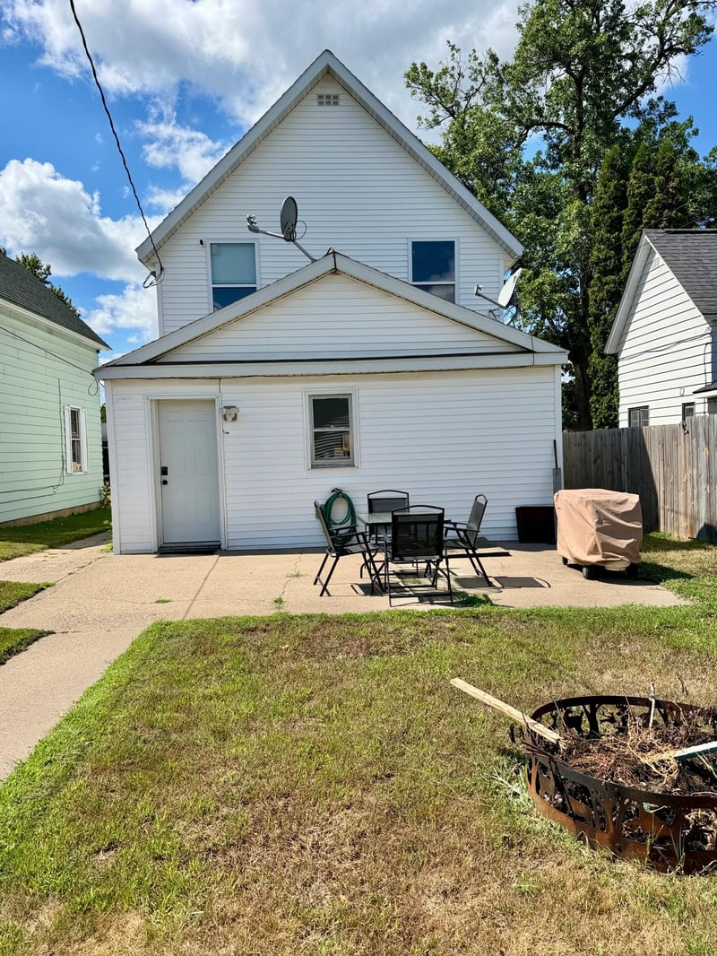 508 4th St NE, Little Falls, MN 56345