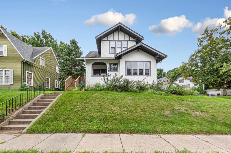 127 Lake Park Blvd, Fairmont, MN 56031