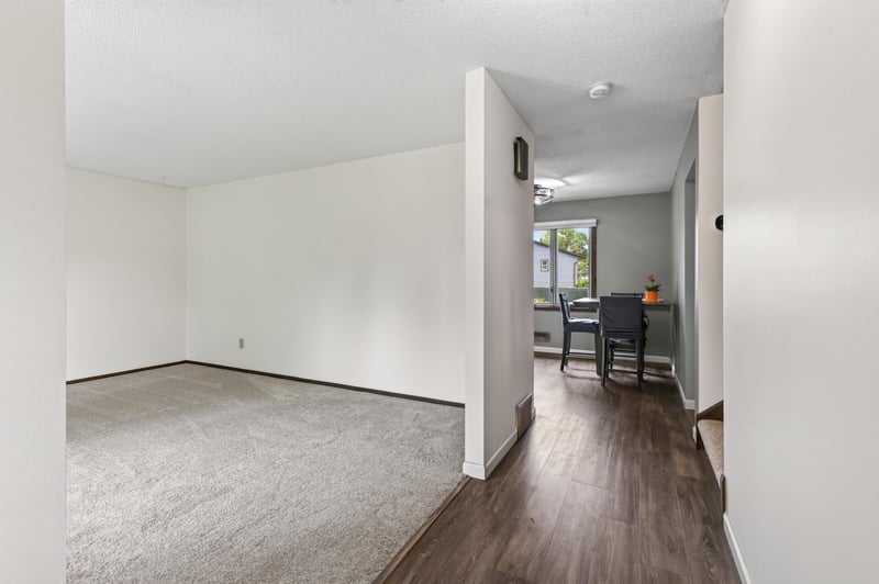 8305 69th St S, Cottage Grove, MN 55016