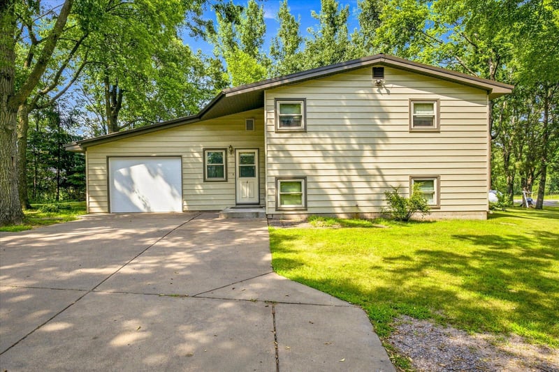 6370 County Road 5 NW, Isanti, MN 55040