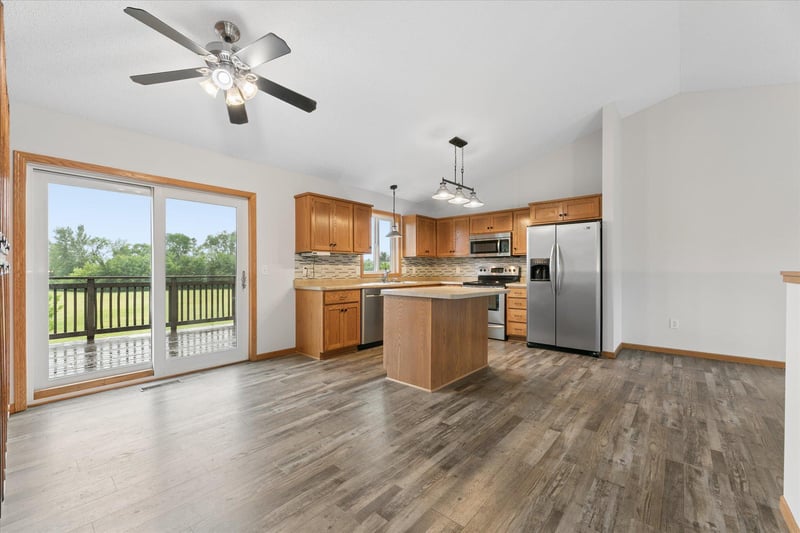 407 66th St SW, Waverly, MN 55390