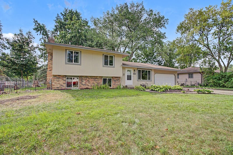 16653 Foliage Ave W, Rosemount, MN 55068
