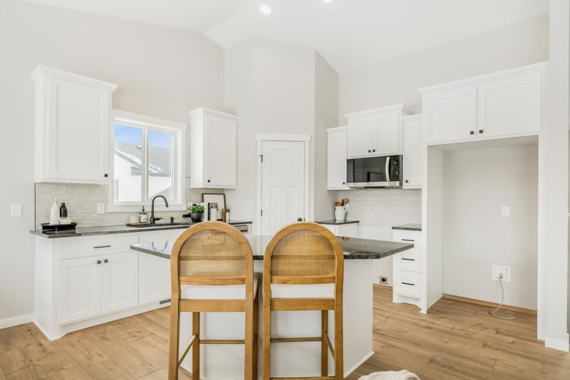 718 Margaret Ave NE, Isanti, MN 55040