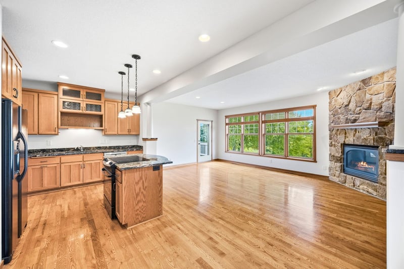 11662 Laketowne Vw, Albertville, MN 55301