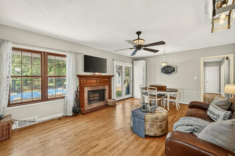 1402 Damon Ct SE, Rochester, MN 55904