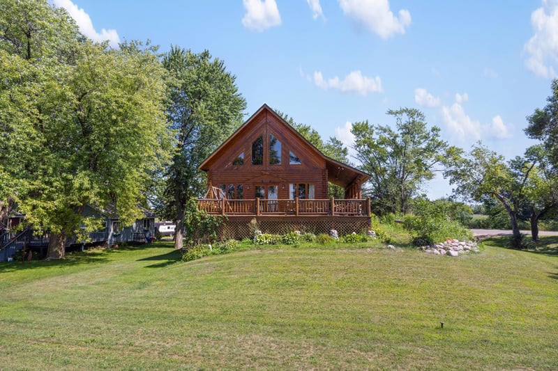 5962 County Road 7 SW, Howard Lake, MN 55349