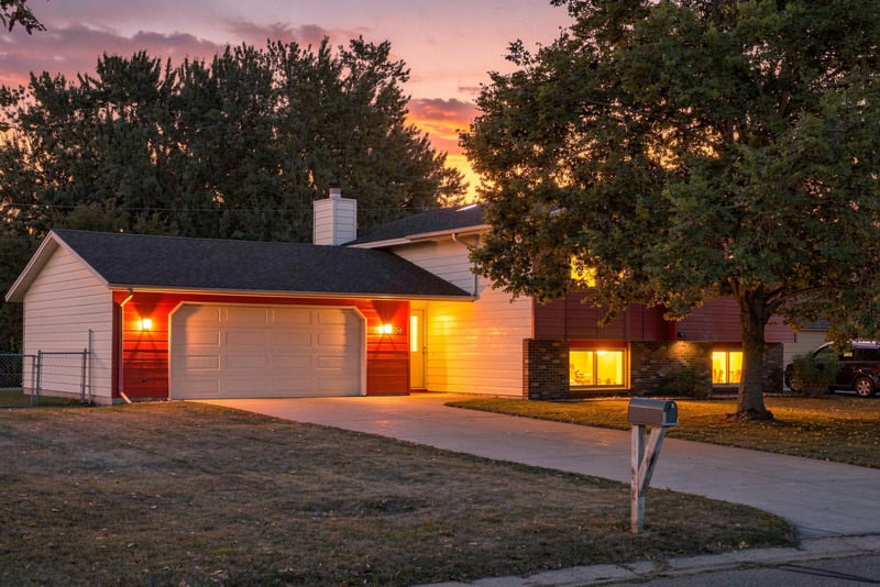 8106 Vincent Ave N, Brooklyn Park, MN 55444