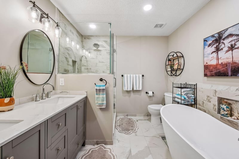 912 Kelly Ct, Chanhassen, MN 55317