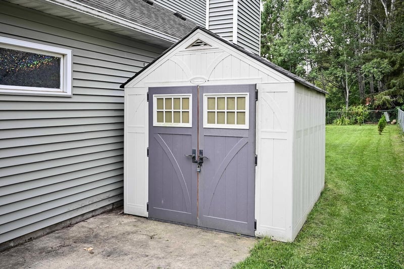 5825 Fairway Dr NW, Rochester, MN 55901