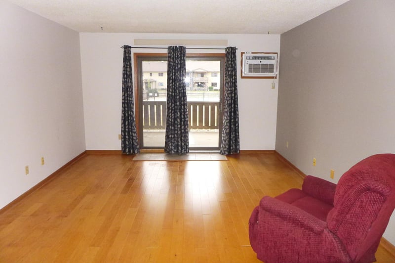 2114 Village Dr #125, Red Wing, MN 55066