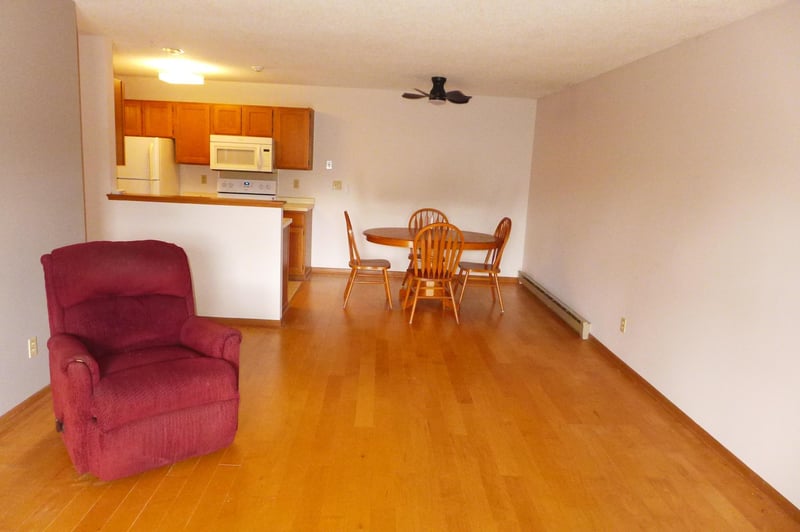 2114 Village Dr #125, Red Wing, MN 55066