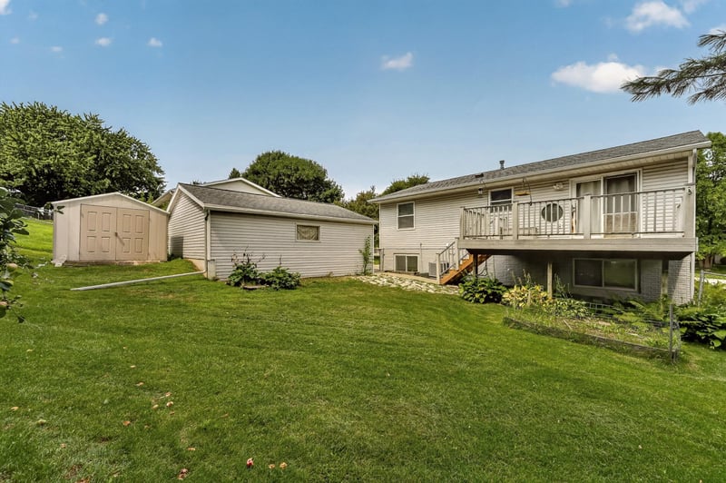 4150 Valley Dr NW, Rochester, MN 55901