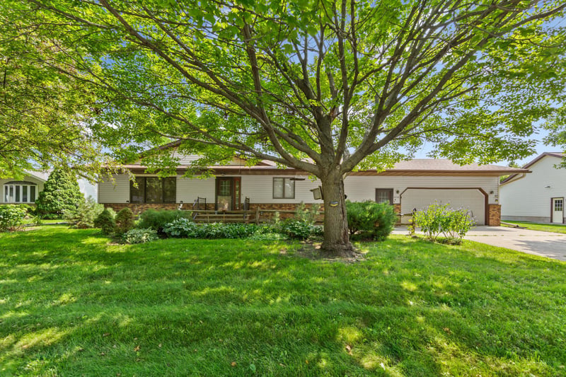 556 Karmil Pl, Gaylord, MN 55334