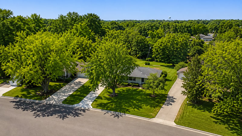 7925 Penn Ave N, Brooklyn Park, MN 55444