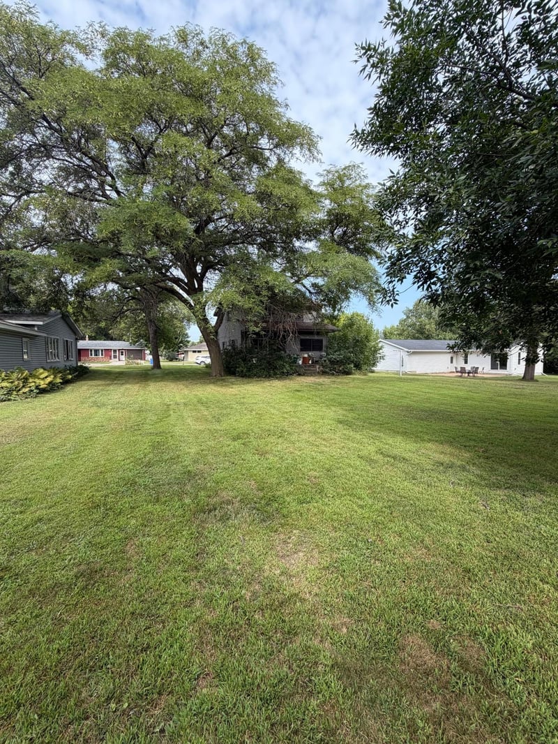 525 1st St, Dawson, MN 56232