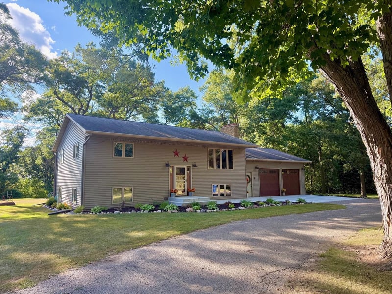 22897 165th Ave, Little Falls, MN 56345