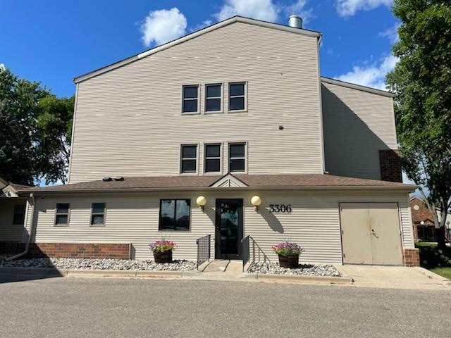 3306 Village Green Blvd #302, Moorhead, MN 56560