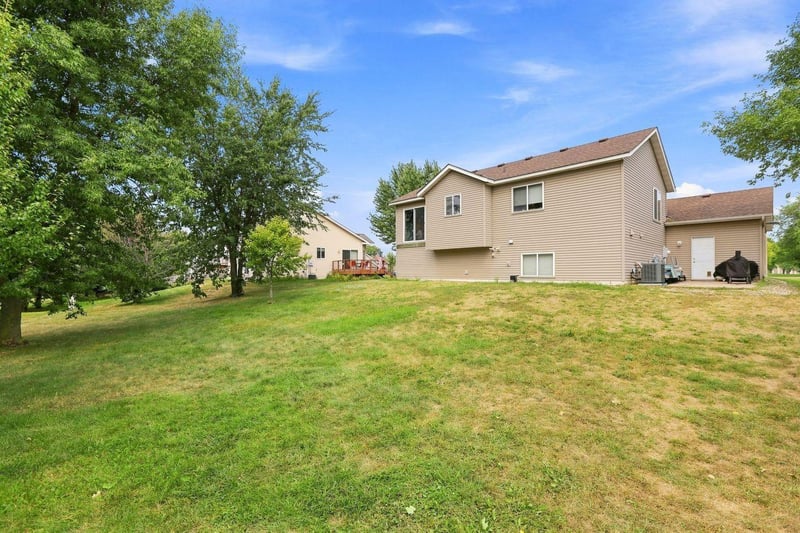 260 Chatter Cir NE, Kimball, MN 55353