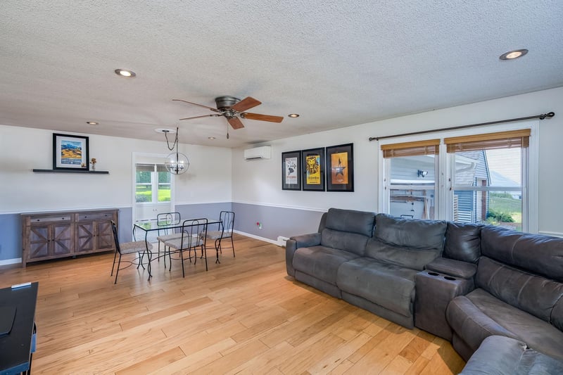 914 N 5th St, Saint Peter, MN 56082